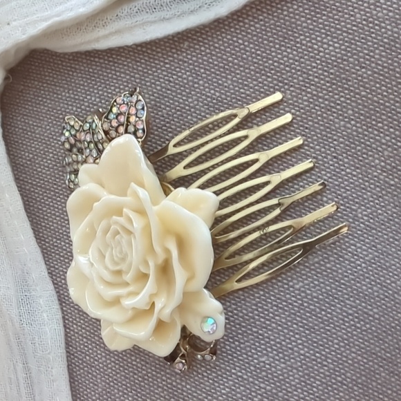 RHINESTONE & ROSE HAIR COMB - Picture 2 of 9